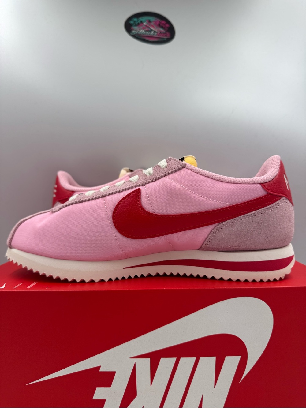 Nike Cortez TXT Medium Soft Pink Fire Red White BRAND NEW Size 6.5 Women - Picture 6 of 8